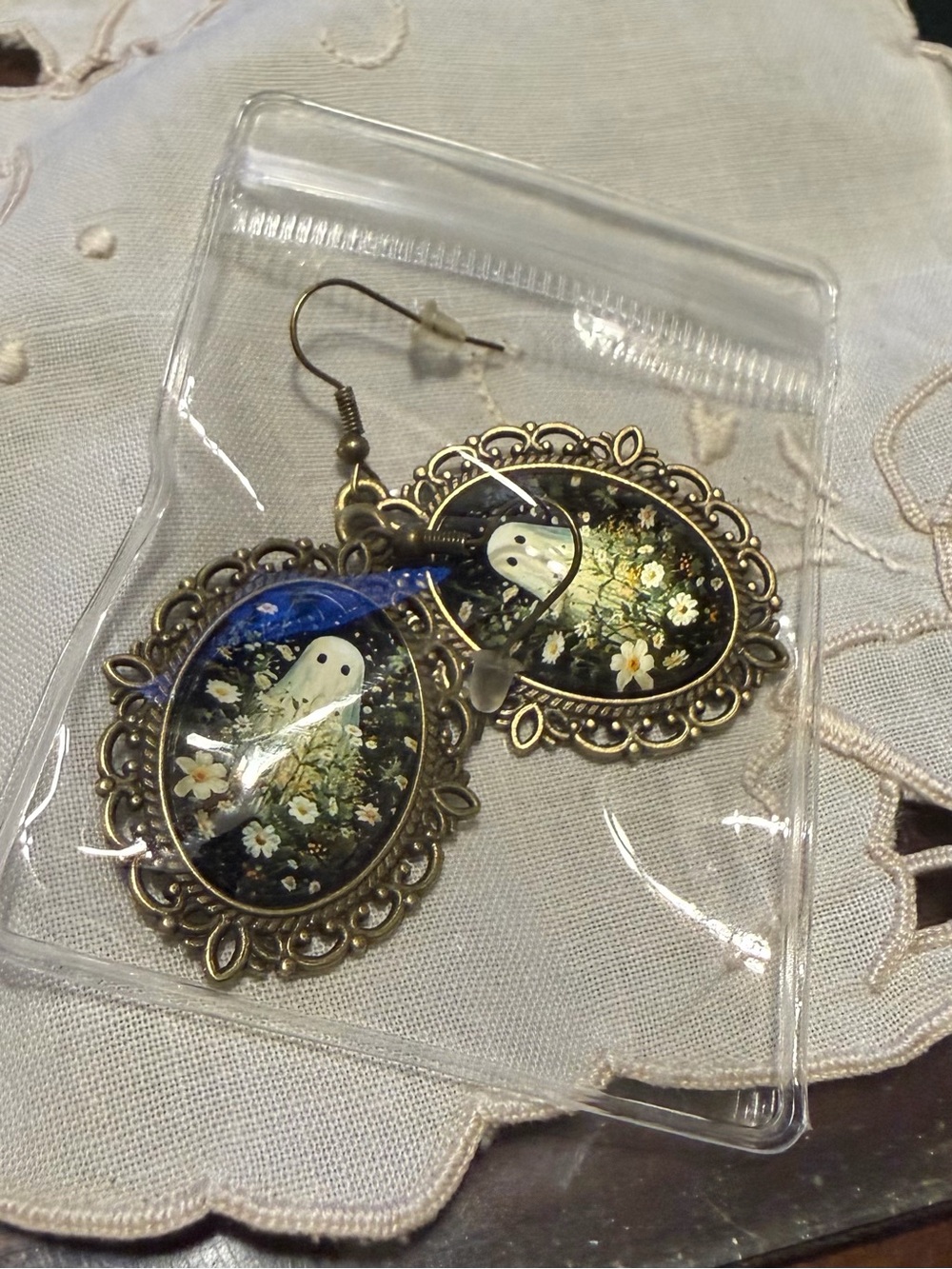 Vintage-Inspired Gold Floral Ghost Oval Drop Earrings